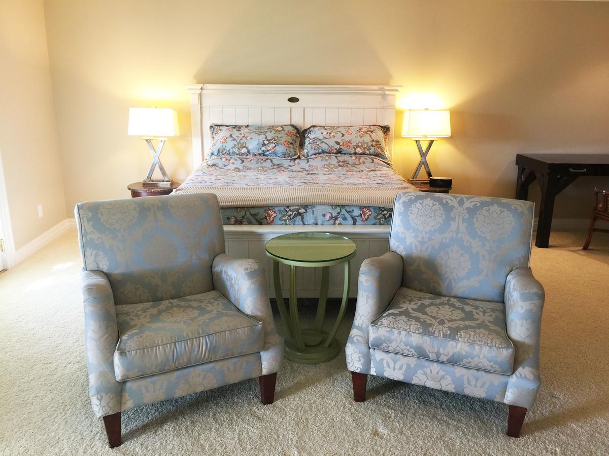 The B & B At Queenslake Midway Екстер'єр фото