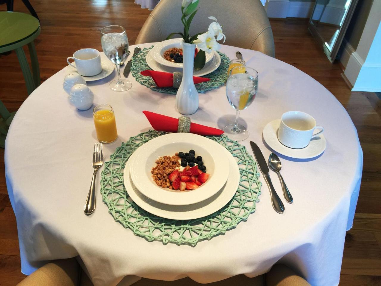 The B & B At Queenslake Midway Екстер'єр фото