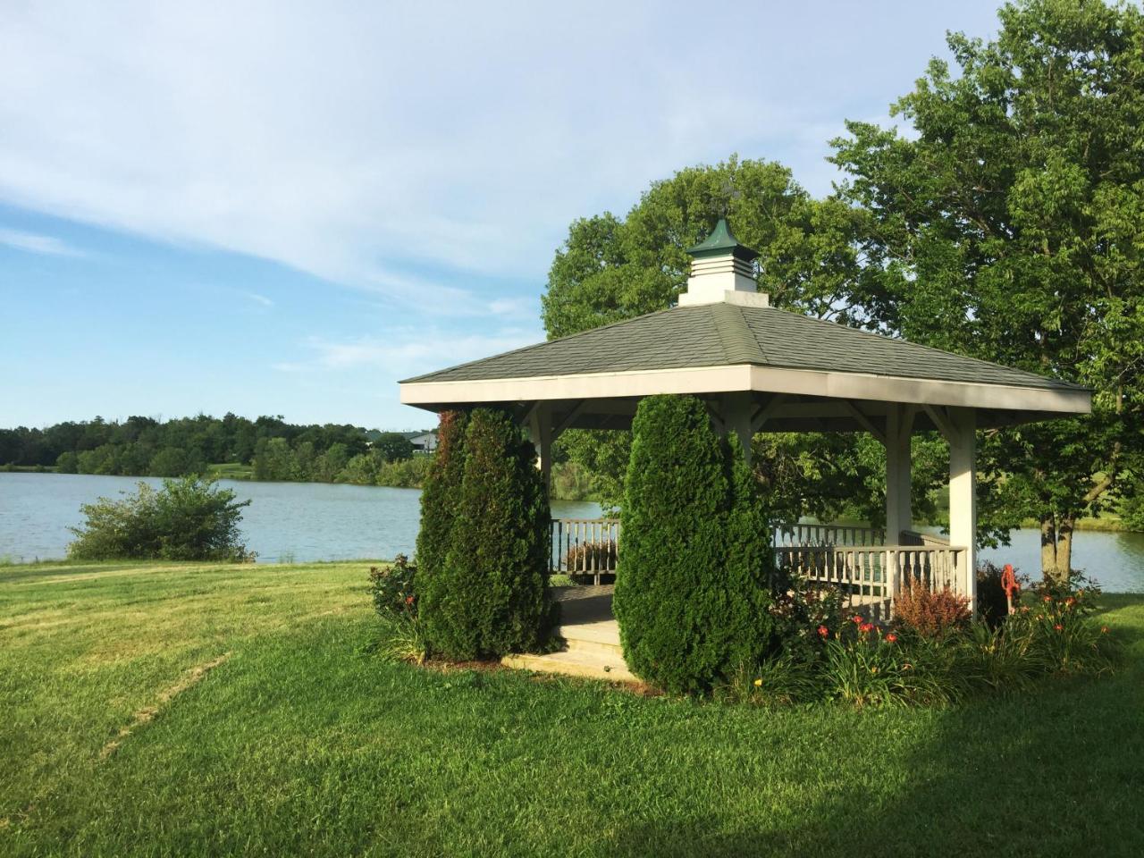 The B & B At Queenslake Midway Екстер'єр фото